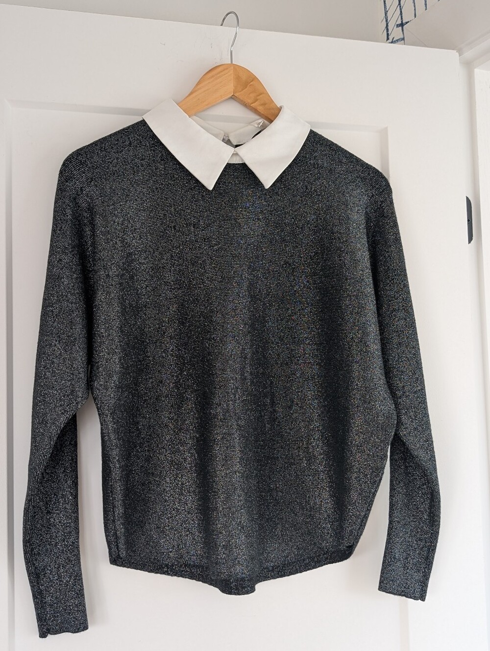 Sioni Black Metallic Crewneck Sweater with White Collar